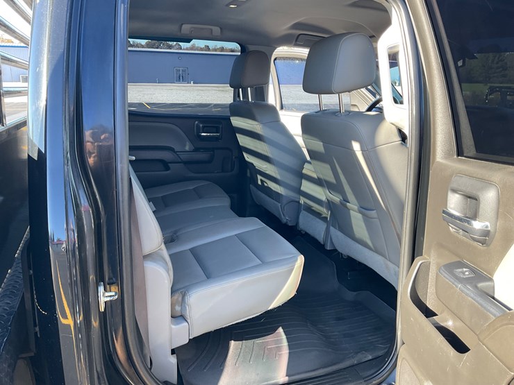 2017-chevrolet-silverado-image-9