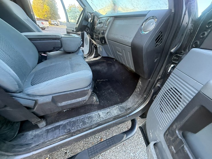 2011-ford-f250-image-43