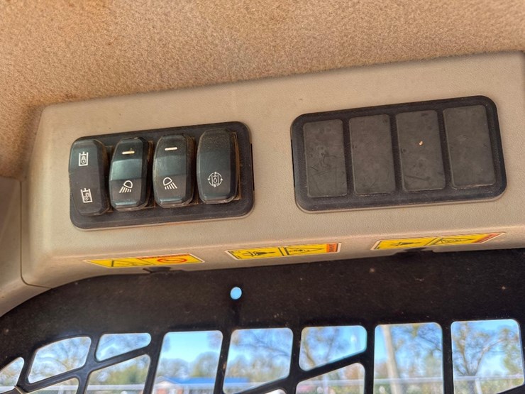 2021-caterpillar-289d3-image-28