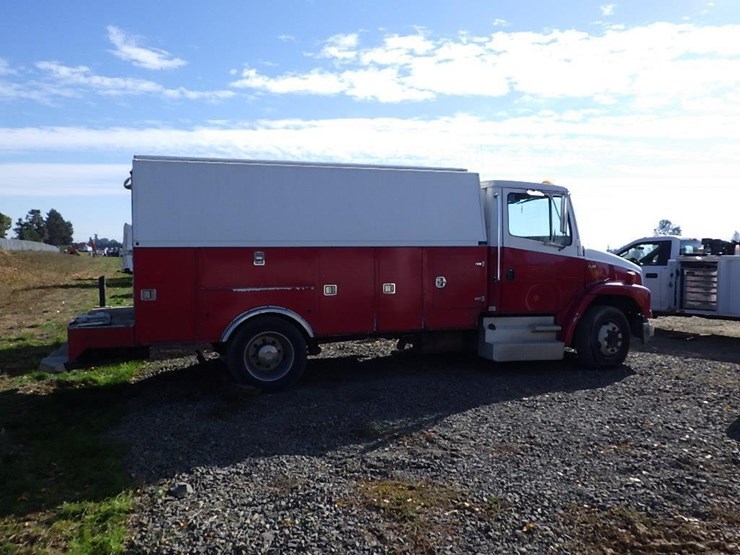 2002-freightliner-fl50-image-3