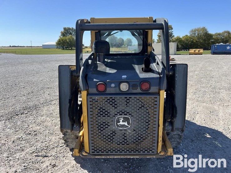 2010-deere-320d-image-5