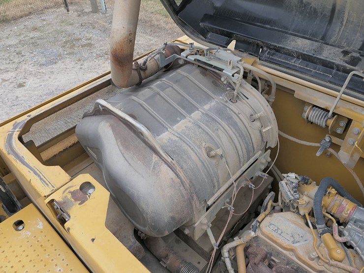 2015-caterpillar-329fl-image-40