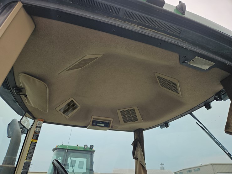 2001-john-deere-8110-image-5