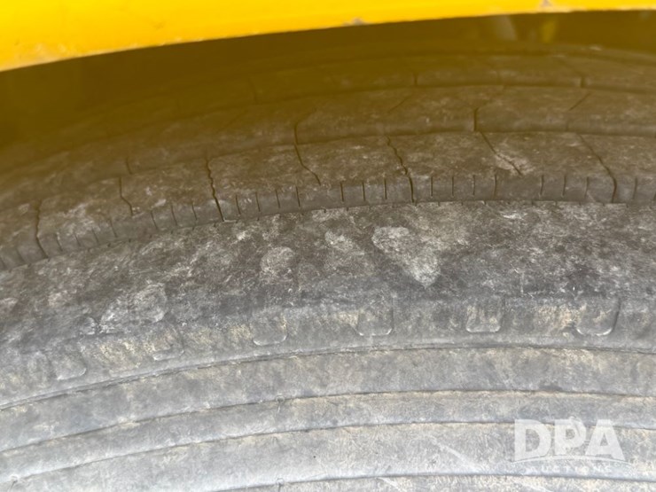 2012-freightliner-cascadia-truck-(lld1452)-image-32