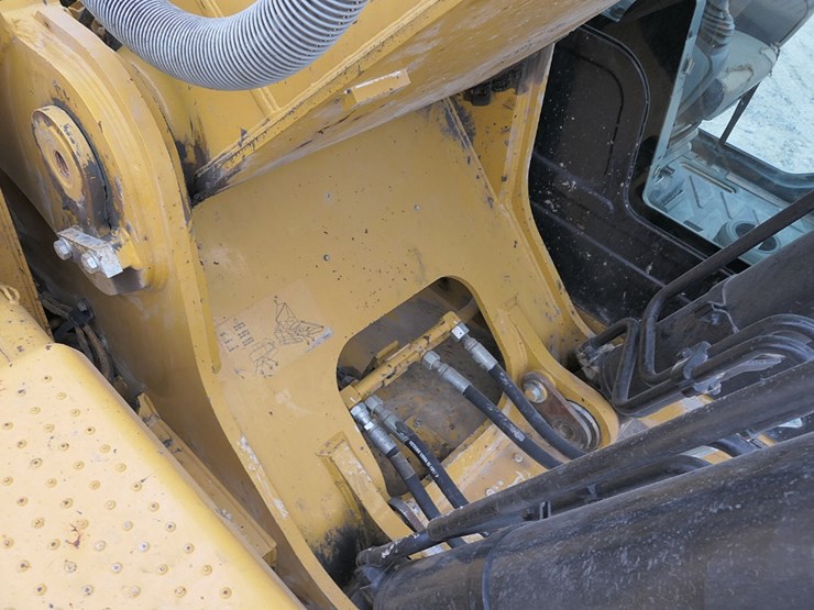 2015-caterpillar-329fl-image-34