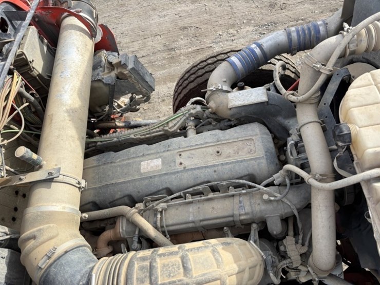 2016-kenworth-w900-image-19