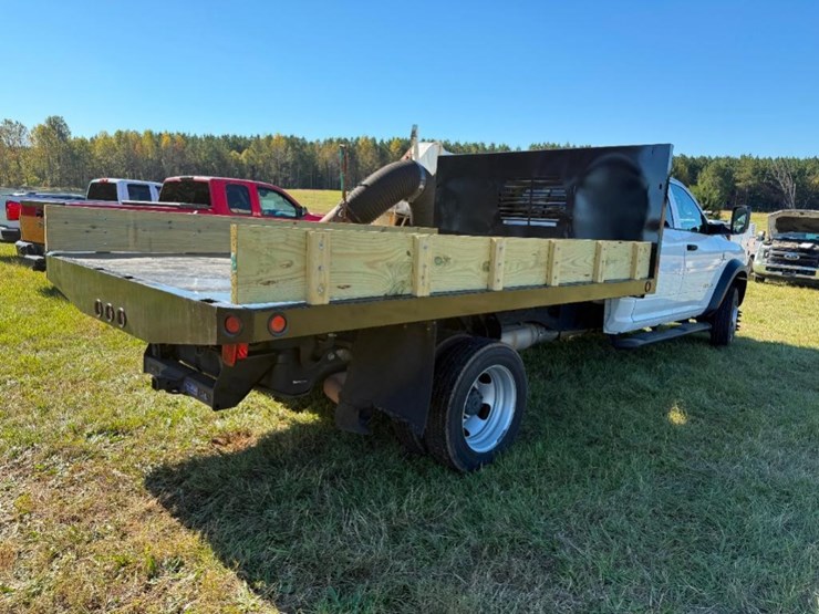 2020-dodge-ram-5500-image-8