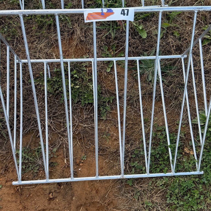 #47 • Hanging Hay Manger w/ Hooks