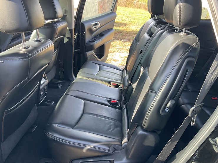 2017-nissan-pathfinder-image-13