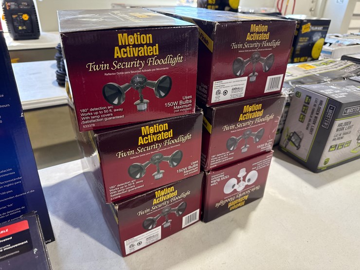 #28399-•-lot-of-(6)-motion-activated-security-flood-lights-image-1