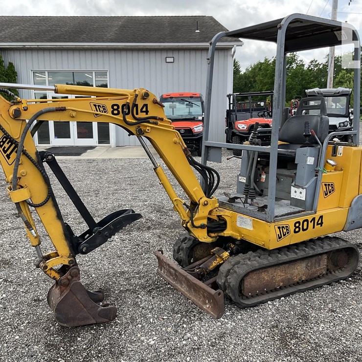 JCB 8014