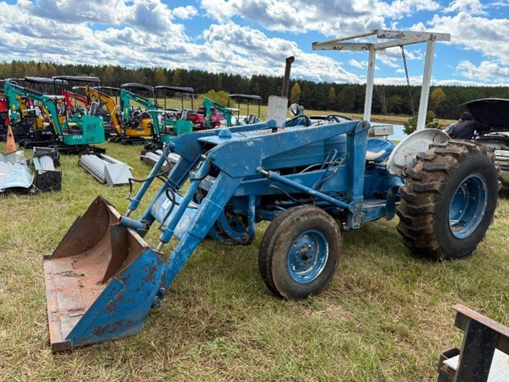 ford-tractor-image-1