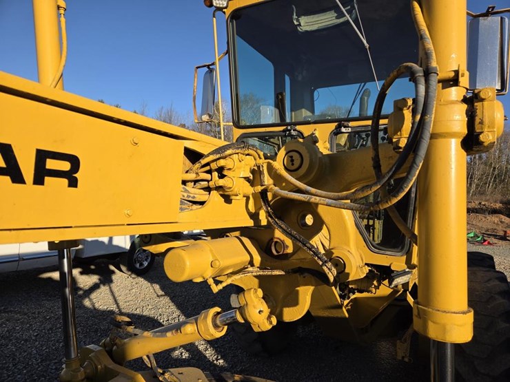 caterpillar-140-image-21