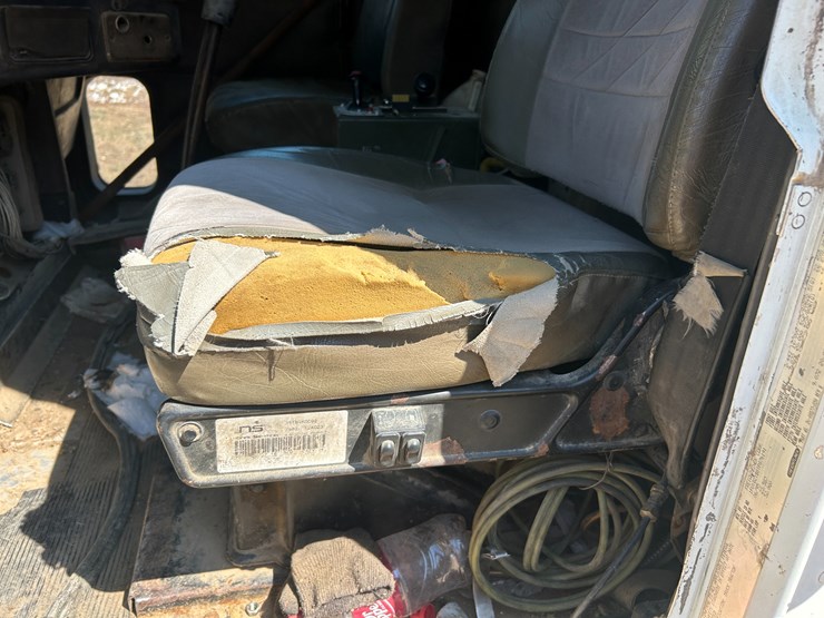 #22532-•-1996-freightliner-t/a-daycab-dump-truck-vin:1fuydzyb8tp876191-image-47