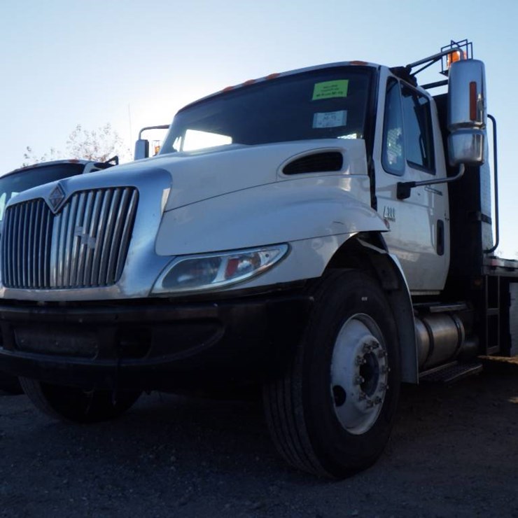 2002 INTERNATIONAL DURASTAR 4300