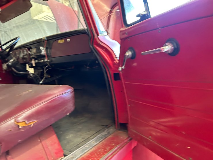 #22556-•-howe-load-star-1800-s/a-daycab-fire-truck-d0532ghb25589-image-51