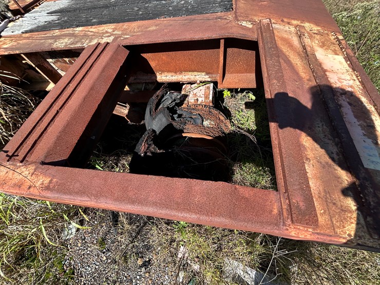 #22567-•-cw-4373-44'-t/a-fixed-neck-lowboy-trailer-cw-94-image-4