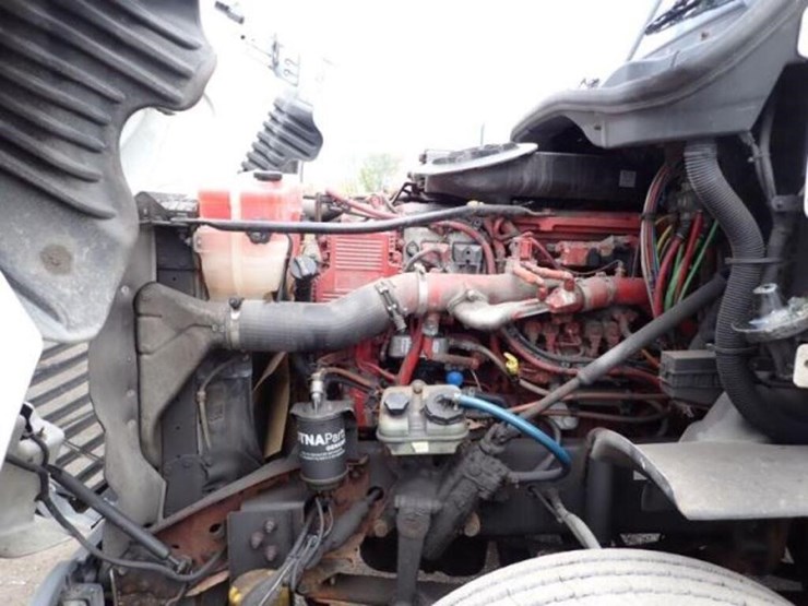 2010-freightliner-cascadia-t/a-hiway-tractor---day-image-22