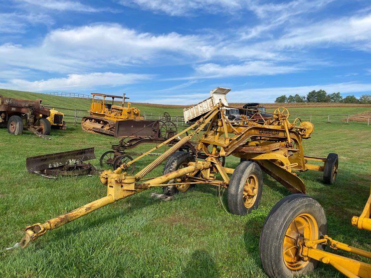 caterpillar-44-tow-grader-image-2