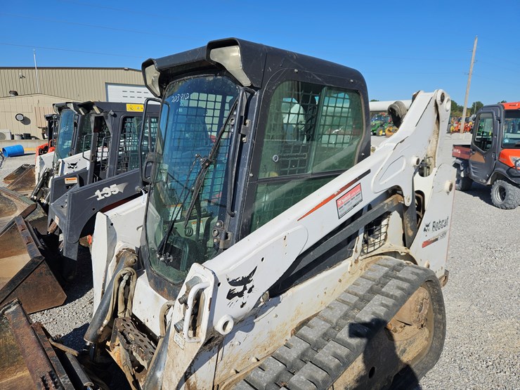 2013-bobcat-t590-image-13