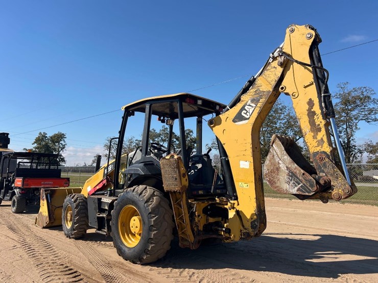 2015-caterpillar-415f2-image-2