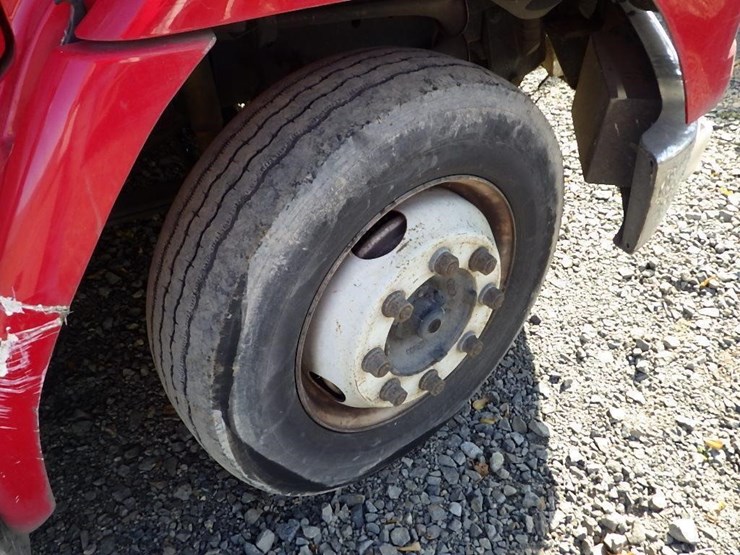 2002-freightliner-fl50-image-32