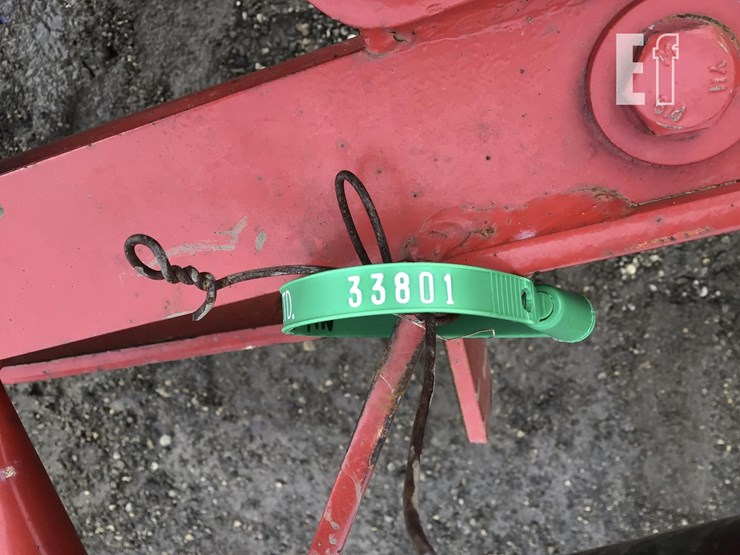 new-holland-169-image-9