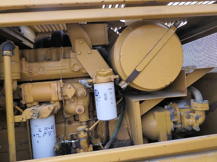 caterpillar-215d-image-25