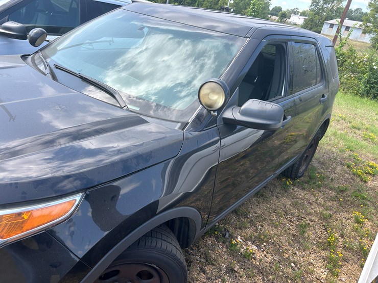 2013-ford-explorer-image-2