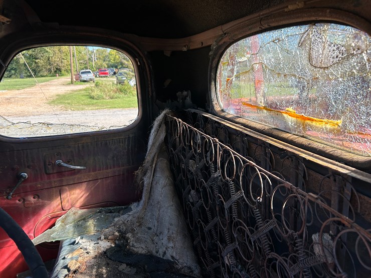 international-700-image-22