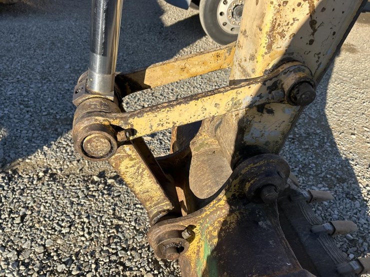 caterpillar-307-image-13