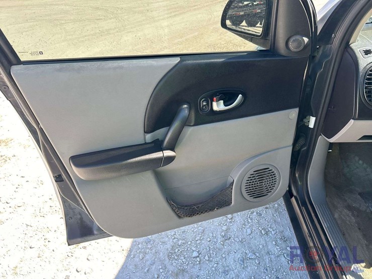 2004-saturn-vue-image-12