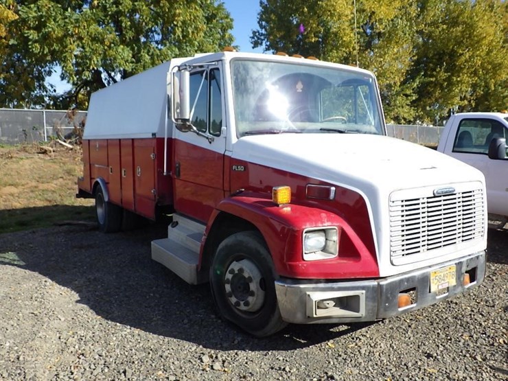 2002-freightliner-fl50-image-2