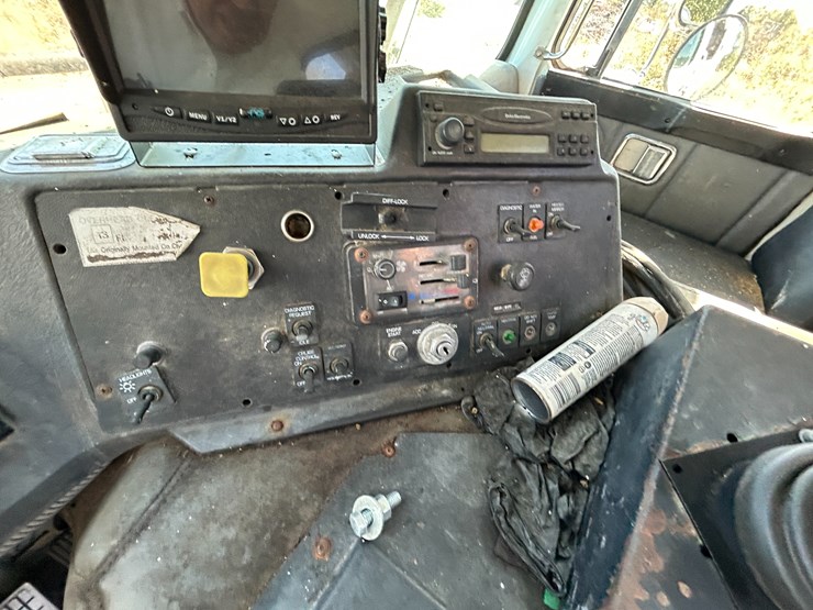 #22560-•-inop-2004-auto-car-t/a-daycab-garbage-truck-5vcdc6ce54h200305-image-51