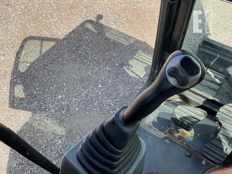 2018-case-cx57c-image-25