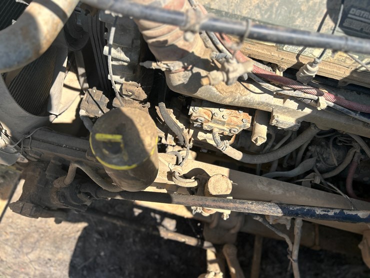 #22529-•-inop-1992-freightliner-t/a-daycab-truck-tractor-vin:-1fuymzyb1np357132-image-40