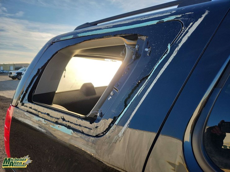 2013-chevrolet-tahoe-image-40