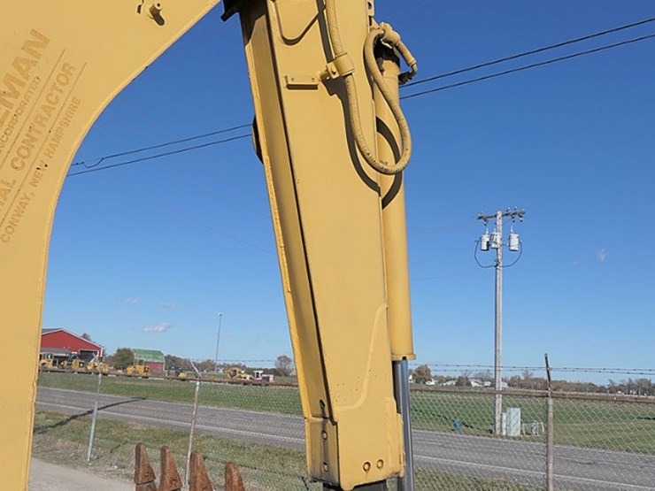 caterpillar-426b-image-15