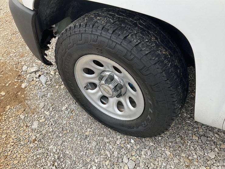 2013-chevrolet-silverado-image-10