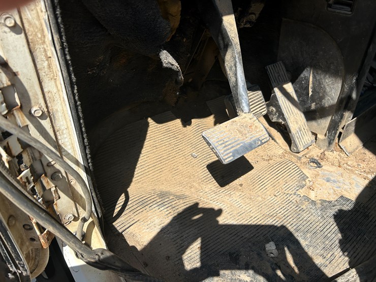 #22532-•-1996-freightliner-t/a-daycab-dump-truck-vin:1fuydzyb8tp876191-image-46