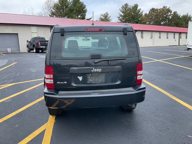 2010-jeep-liberty-image-4