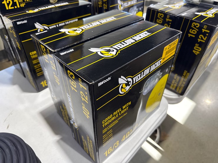 yellow-jacket-40-image-3