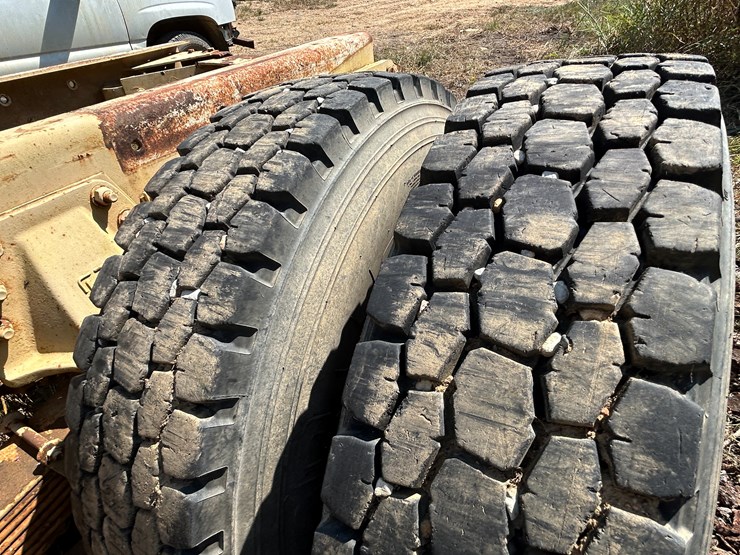 #22529-•-inop-1992-freightliner-t/a-daycab-truck-tractor-vin:-1fuymzyb1np357132-image-6