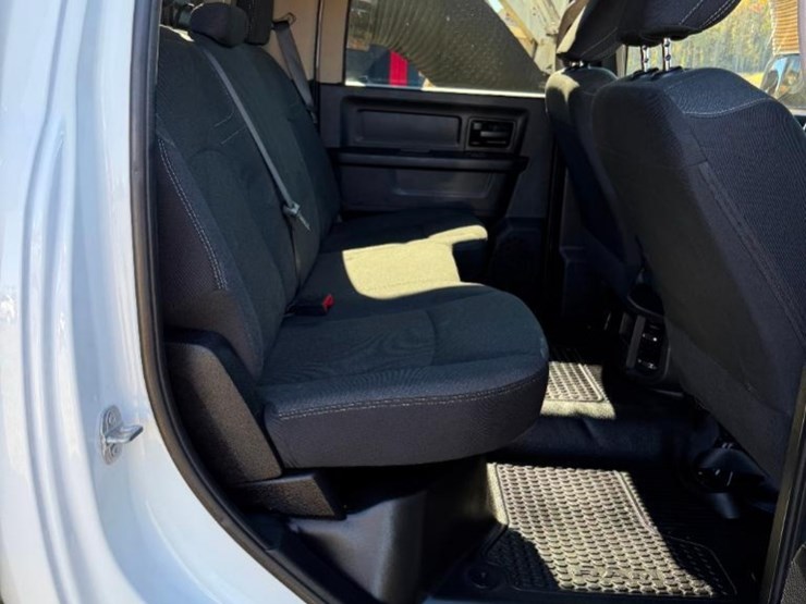 2020-dodge-ram-5500-image-23