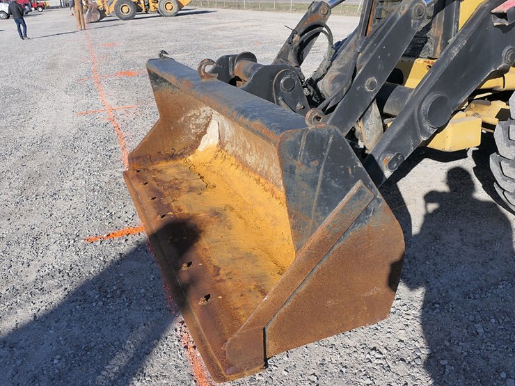 caterpillar-426b-image-6