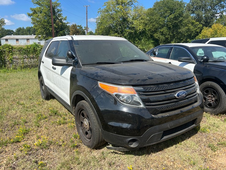 2013-ford-explorer-image-1