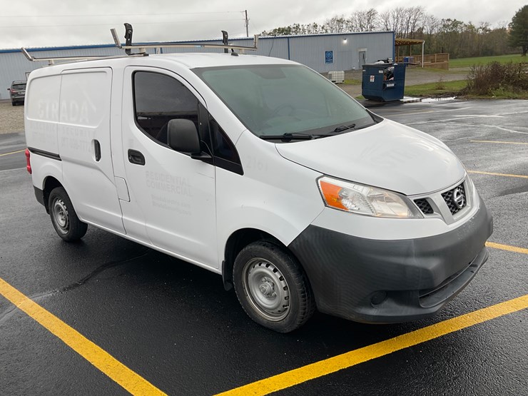 2017-nissan-nv200-image-5