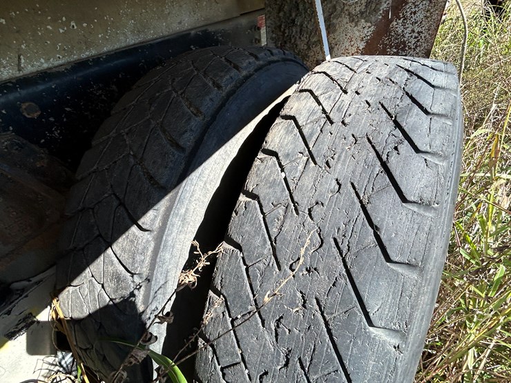 #22560-•-inop-2004-auto-car-t/a-daycab-garbage-truck-5vcdc6ce54h200305-image-9