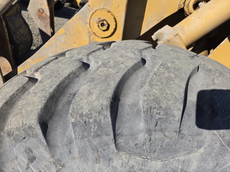 1980-caterpillar-930-image-53