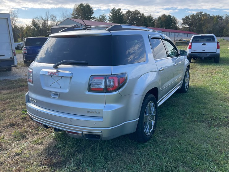 2015-gmc-acadia-image-2